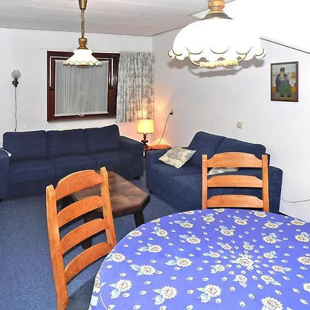 Holiday Flat, Aan Zee 아파트 *